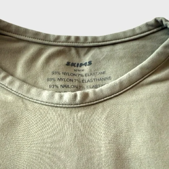 SKIMS Soft Smoothing T-shirt Army Green - M - Picture 4 of 4
